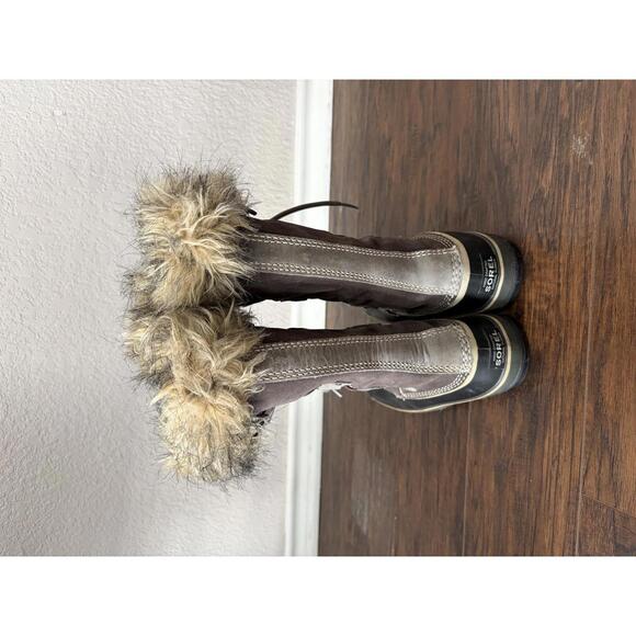 Sorel Joan of Arctic waterproof snow boot w/ faux fur trim, rubber sole, sz 5.5 - Picture 6 of 8